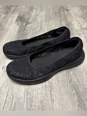 Skechers Goga Mat Lace Ballet Flat Slip-On Shoe